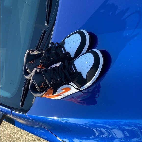 Sneakers - Picture 6 of 12